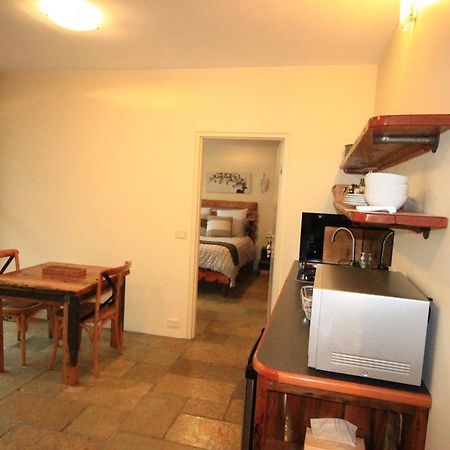 Appartamento Down To Earth Farm Retreat Sarsfield Esterno foto
