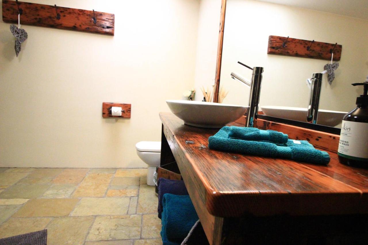 Appartamento Down To Earth Farm Retreat Sarsfield Esterno foto