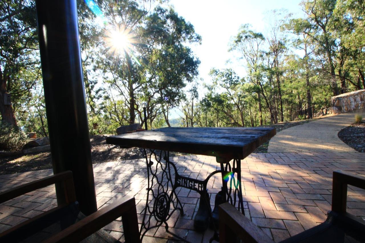 Appartamento Down To Earth Farm Retreat Sarsfield Esterno foto