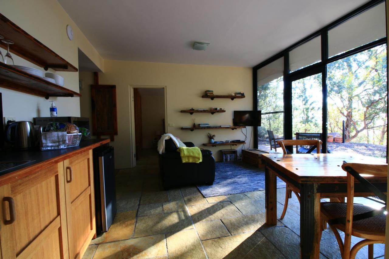 Appartamento Down To Earth Farm Retreat Sarsfield Esterno foto