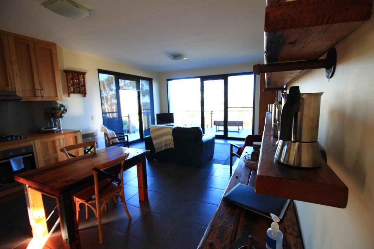 Appartamento Down To Earth Farm Retreat Sarsfield Esterno foto