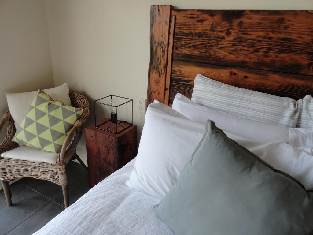 Appartamento Down To Earth Farm Retreat Sarsfield Esterno foto
